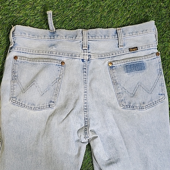 Wrangler Men's Light Blue Slim Straight Jeans - Picture 3 of 8